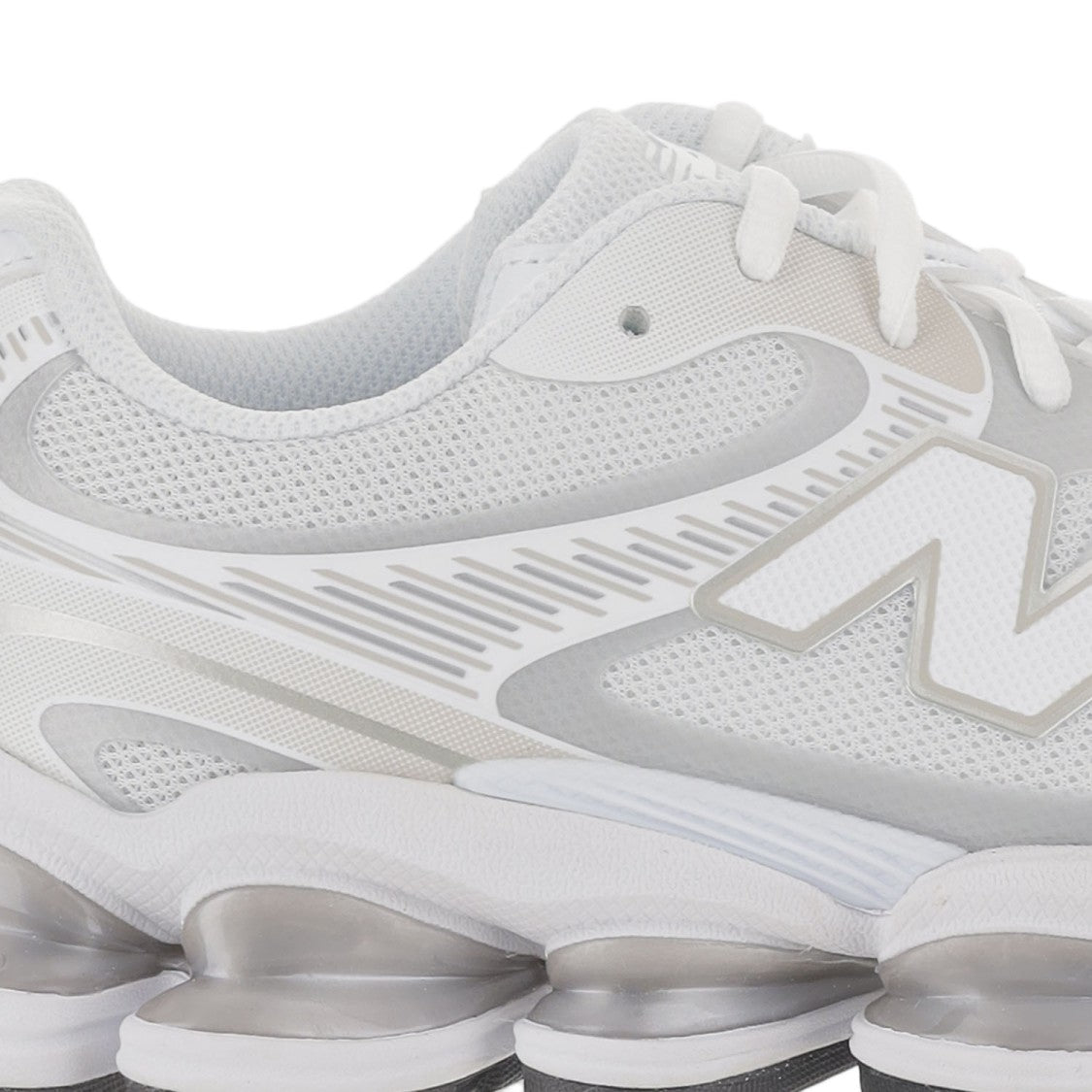 New Balance White Abzorb 2000 Mesh Stability Sneakers