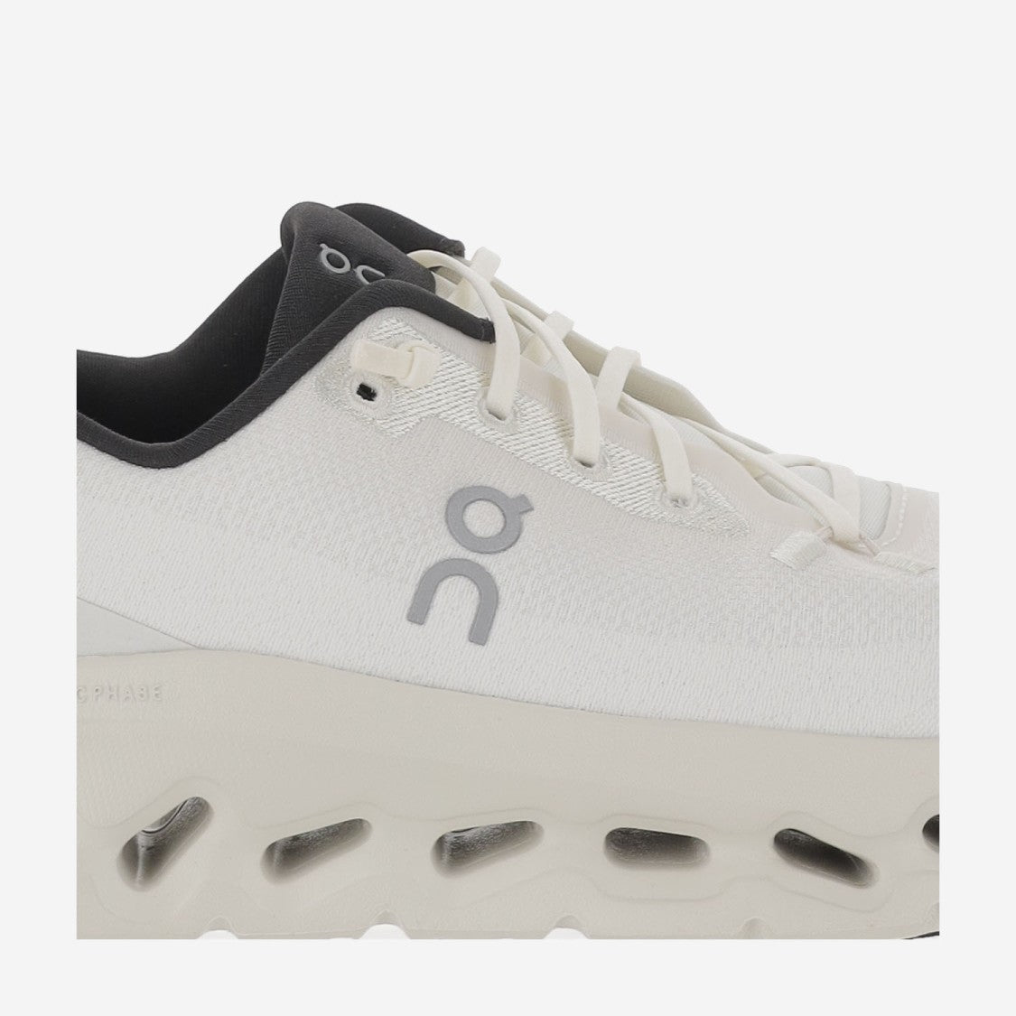 On Running Cloudtilt Sneakers