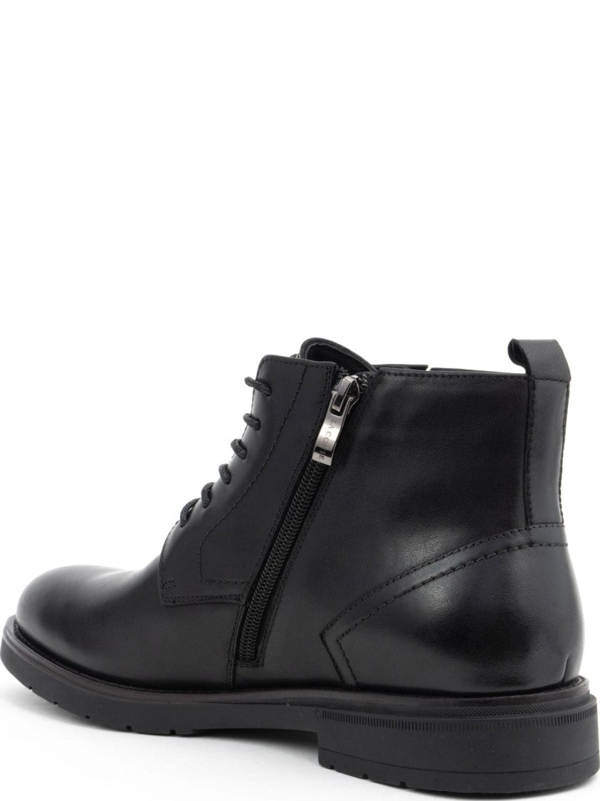 La Conte Closed Ankle Boots With Lace-Up Front