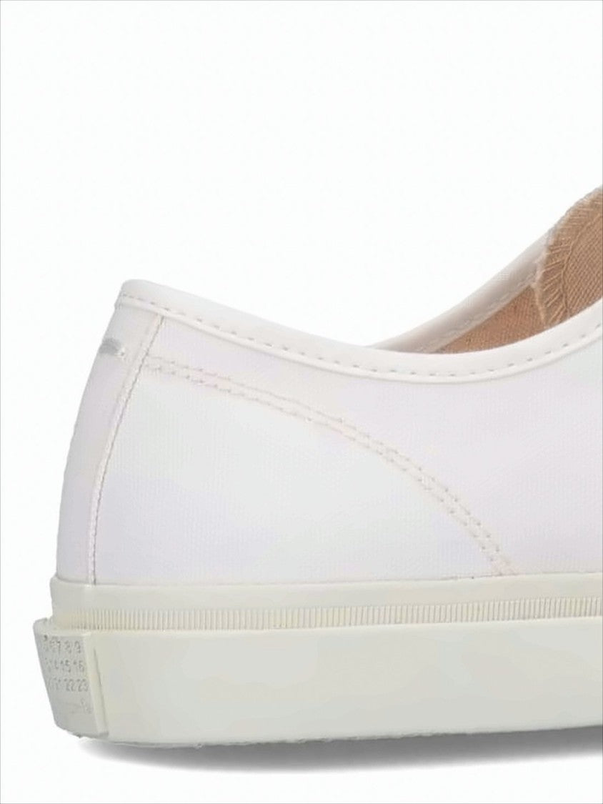 Maison Margiela Low-Top Split-Toe Sneakers With Minimalist Aesthetic