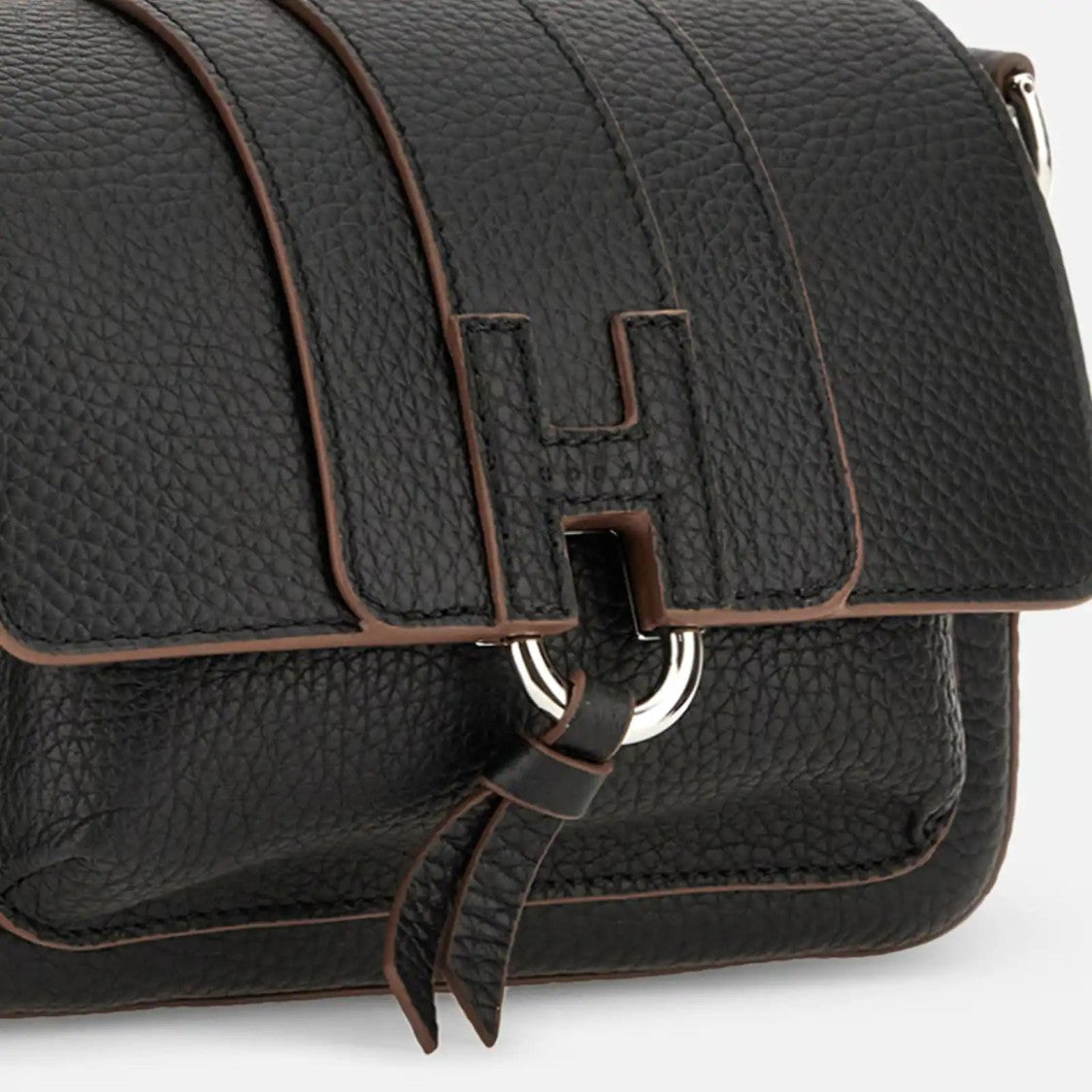 Hogan Black H01x Flap Bag Shoulder Bag