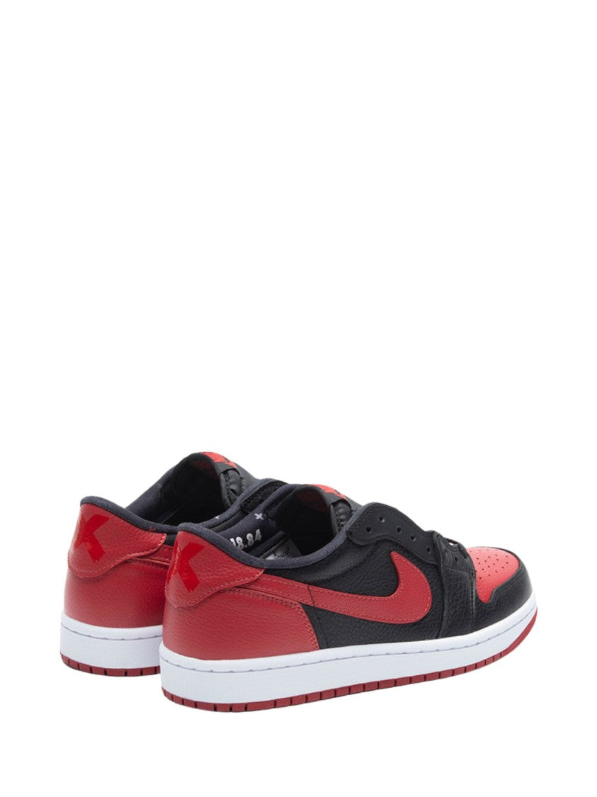 Nike Low-Top Leather Sneakers With Classic Design And Padded Comfort
