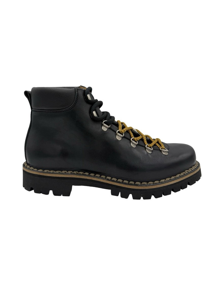 Yoshino Ankle-High Black Leather Boots With Padded Collar