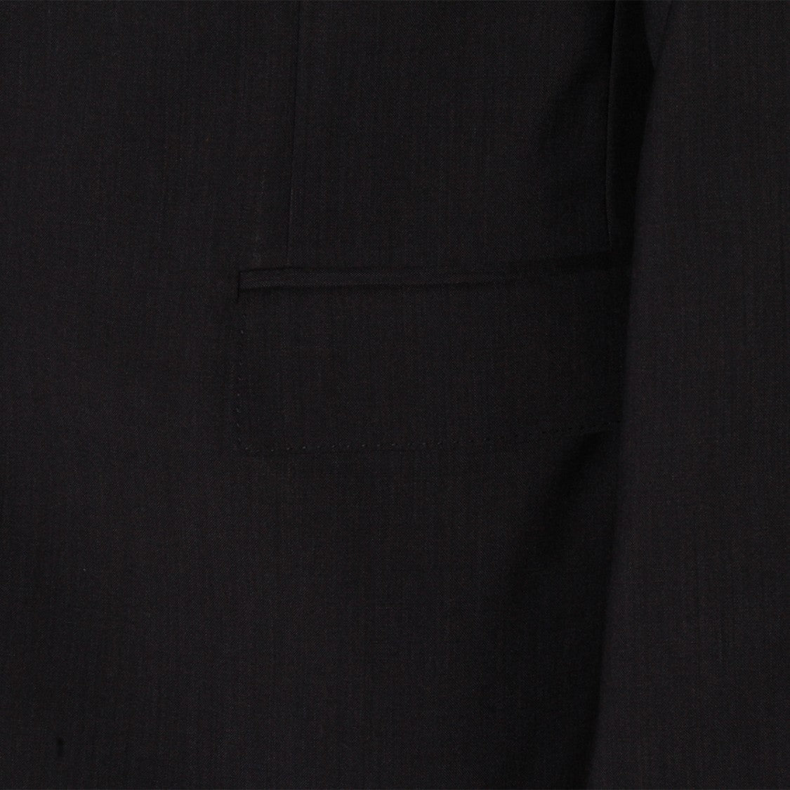 Lardini Tailored Black Two-Piece Suit With Structured Blazer