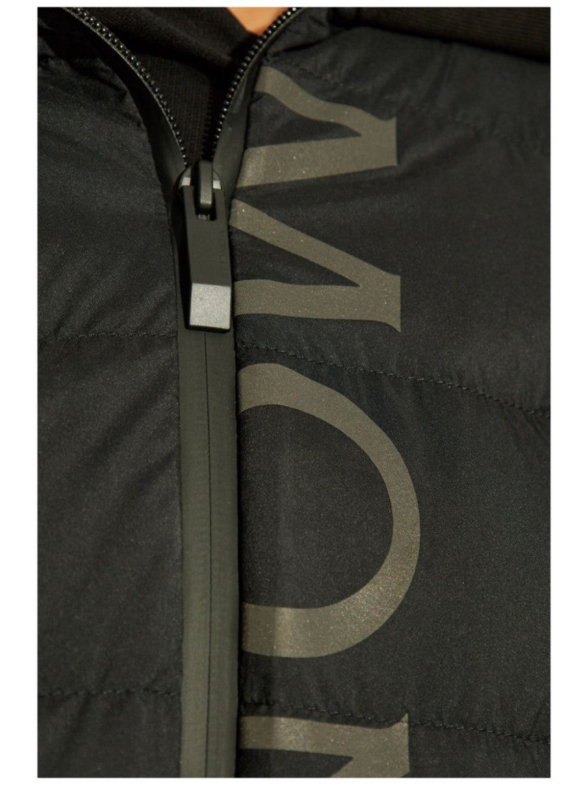 Moncler Cropped Black Sweatshirt With Padded And Smooth Fabric Design