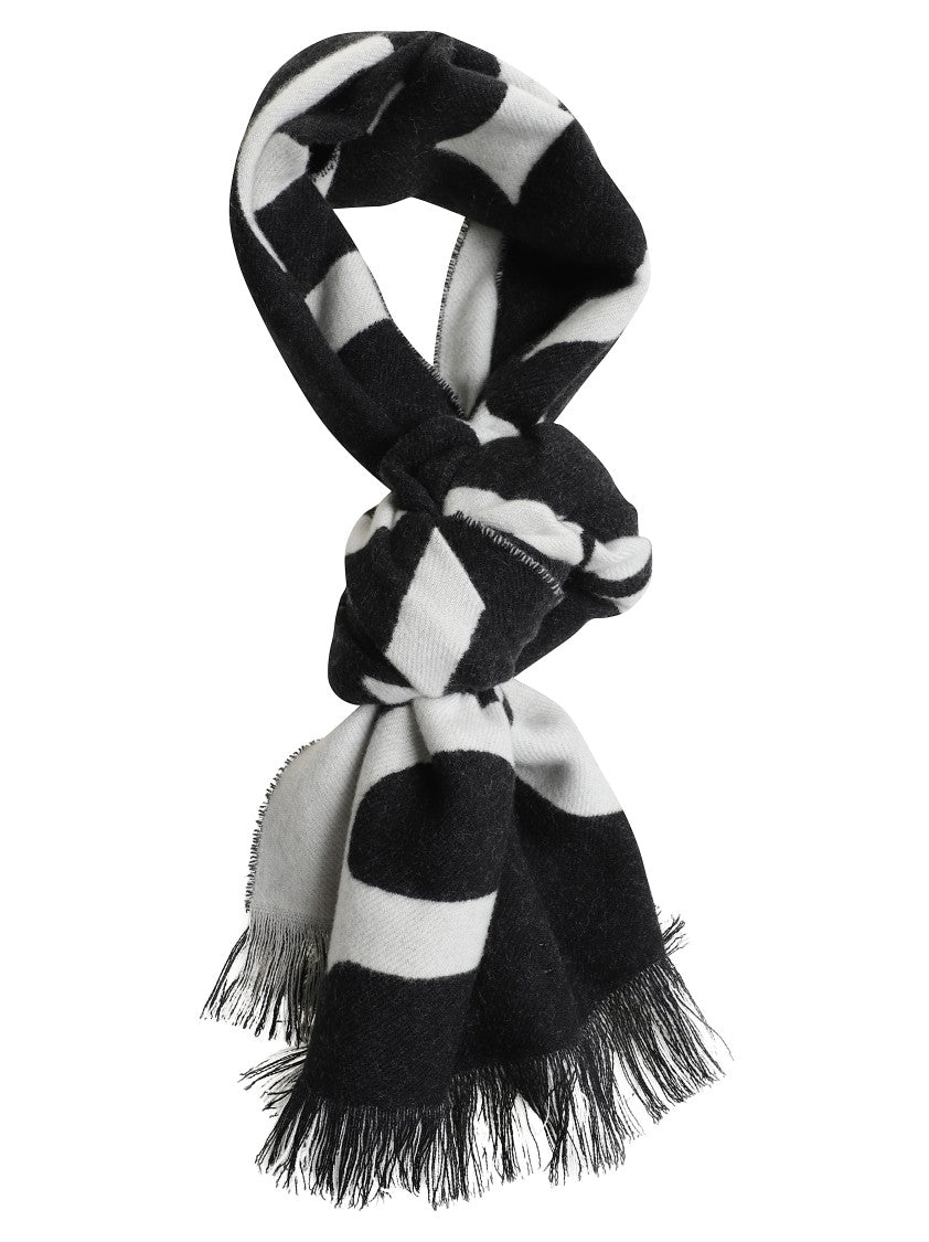 Burberry Fringed Black And White Pattern Scarf With Modern Design