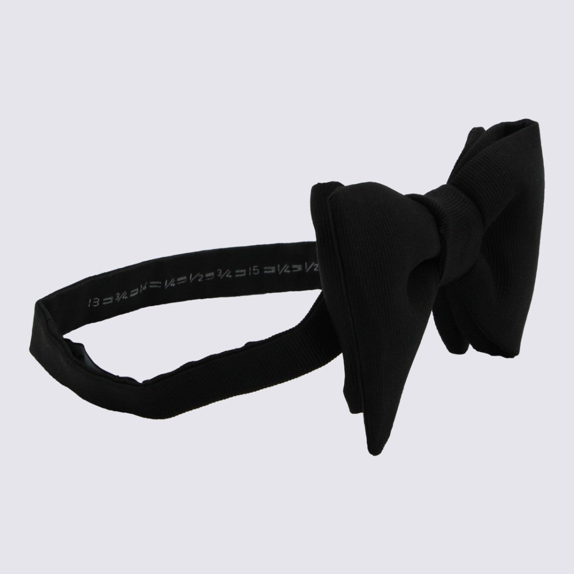 Tom Ford Classic Black Bow Tie With Textured Fabric Band