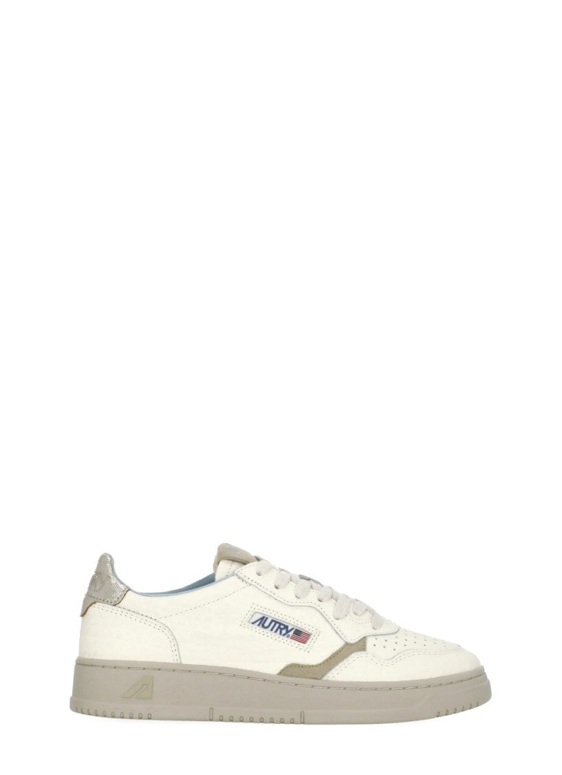 Autry Ivory Medalist Low Leather Sneakers
