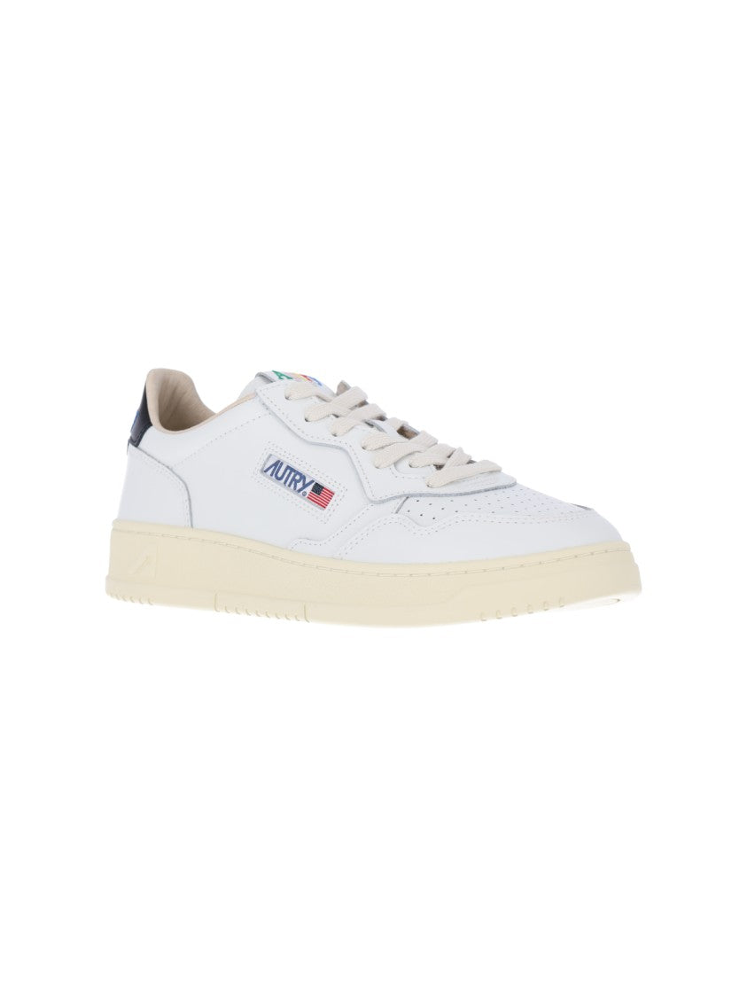 Autry Rounded Toe Low-Top Sneakers With Multicolor Logo