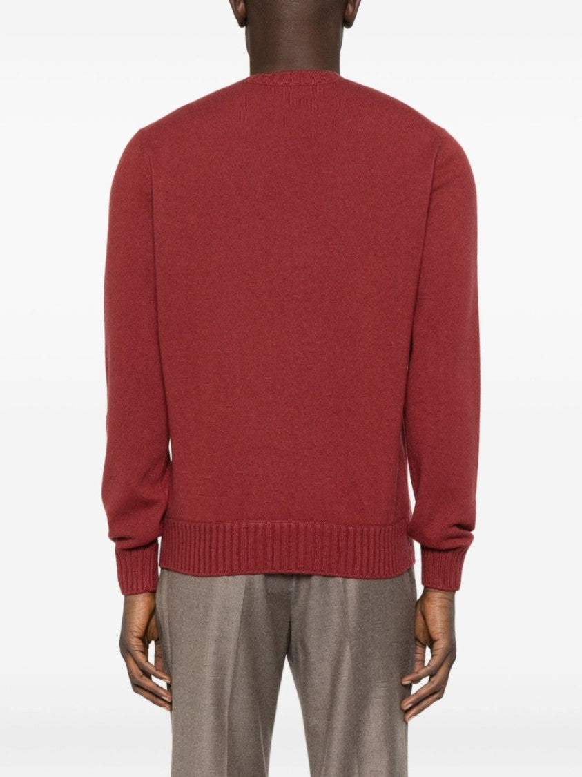Vengera Classic Crew Neck Cashmere Sweater In Red