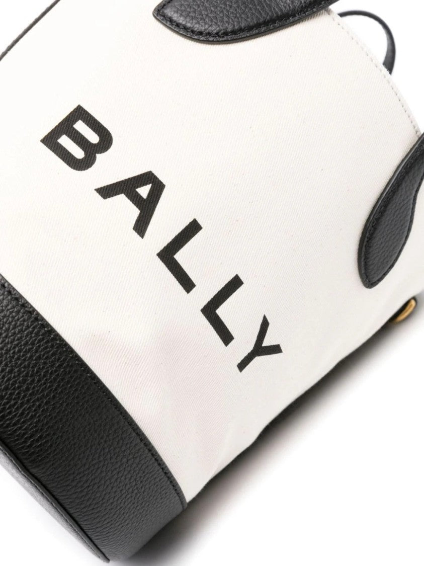 Bally Luis Bucket