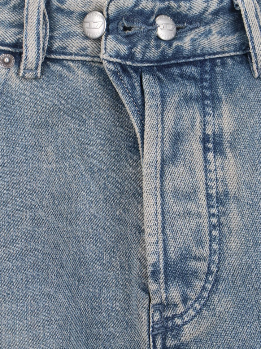 Diesel Wide-Leg Jeans With Vintage-Inspired Wash And Classic Five-Pocket Design