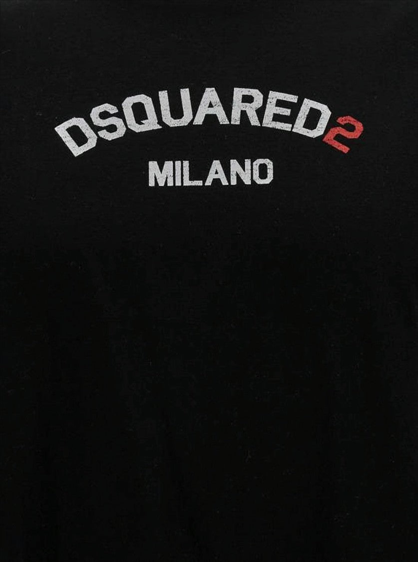 Dsquared2 Relaxed Fit Black T-Shirt With Bold Logo Design