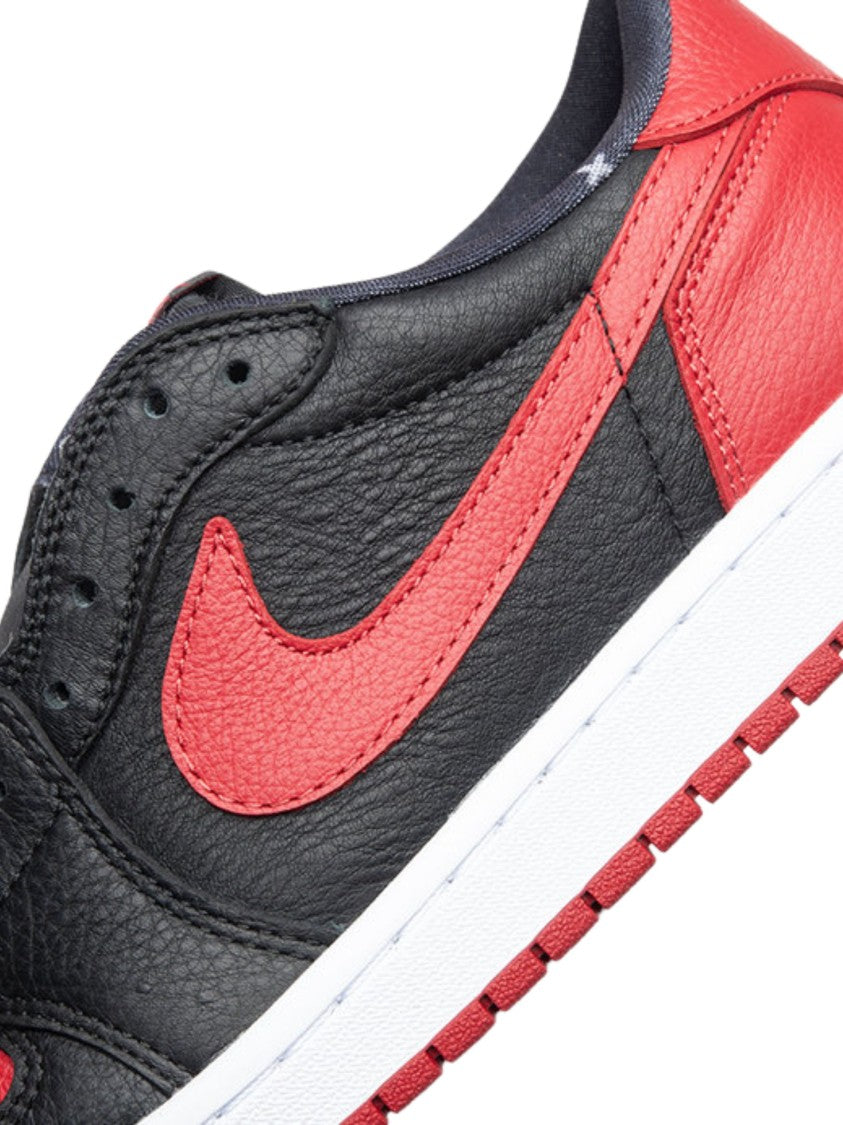 Nike Low-Top Leather Sneakers With Classic Design And Padded Comfort