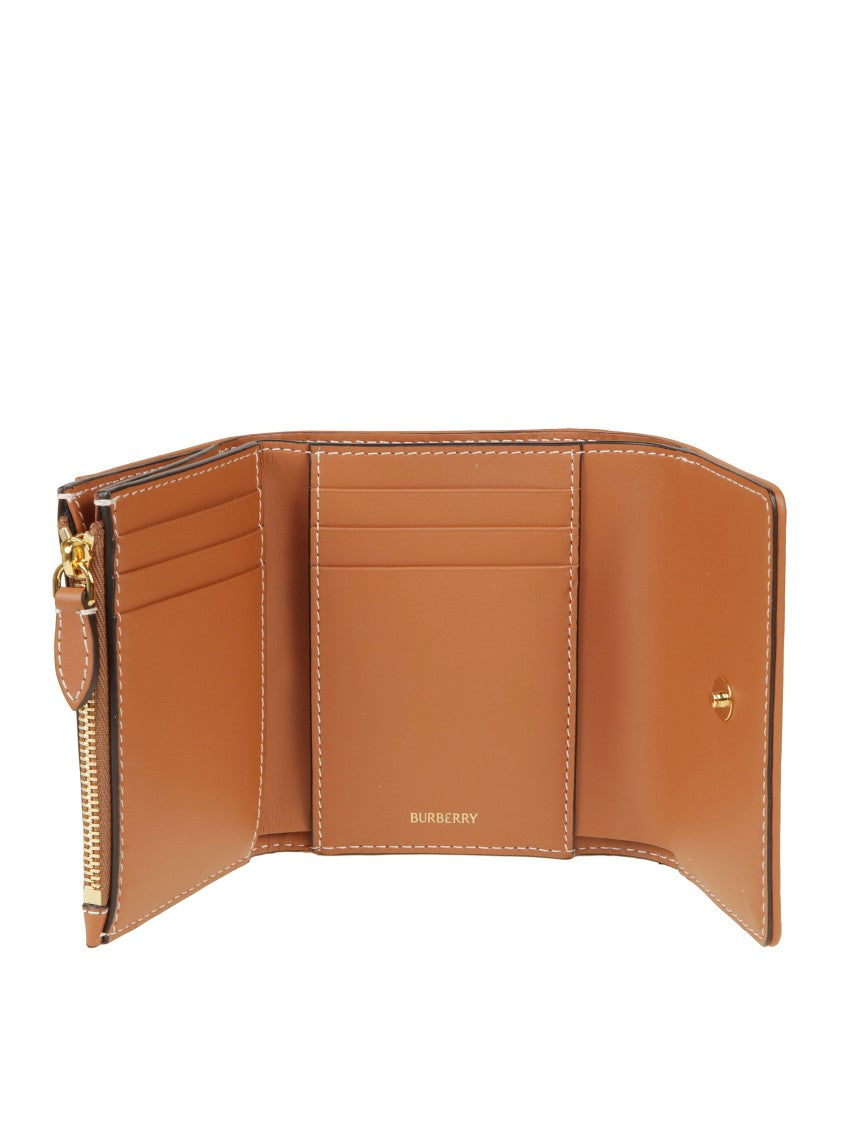 Burberry Compact Beige Wallet With Minimalist Design