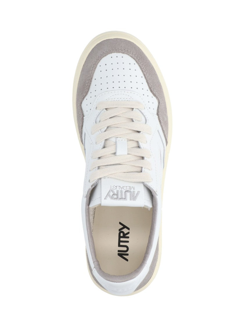 Autry "Medalist" Low Sneakers White