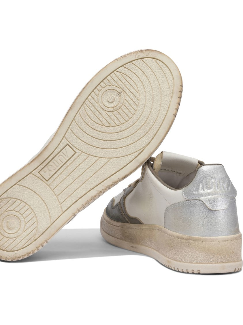 Autry "Medalist Low Super Vintage" Sneakers