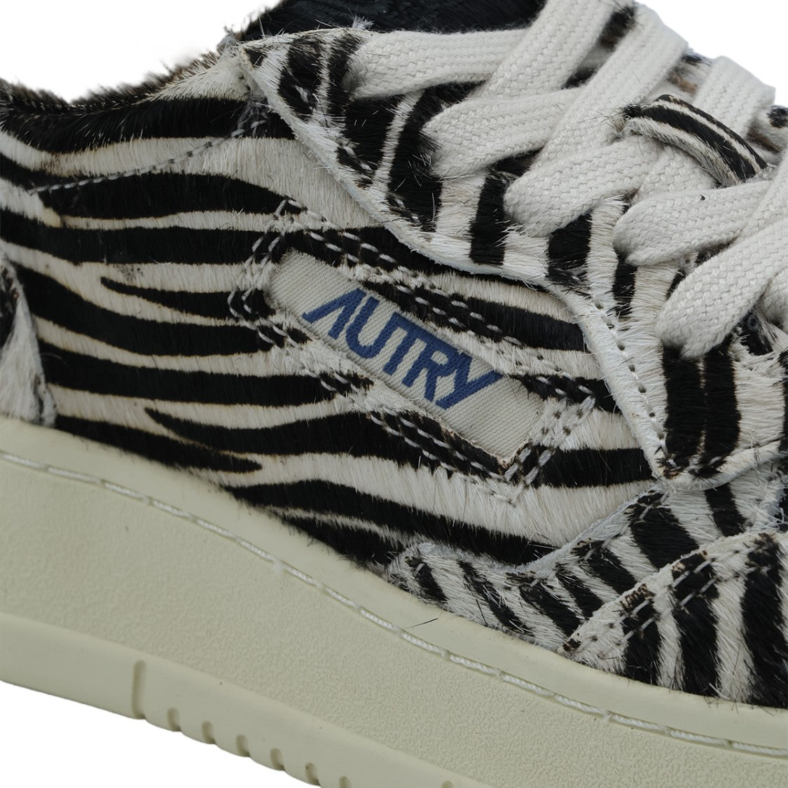 Autry Bold Zebra Stripe Low-Top Autry Sneakers