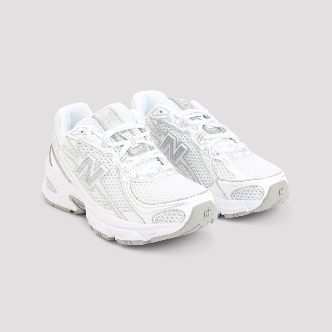 New Balance Streamlined White Sneakers With Breathable Mesh Upper