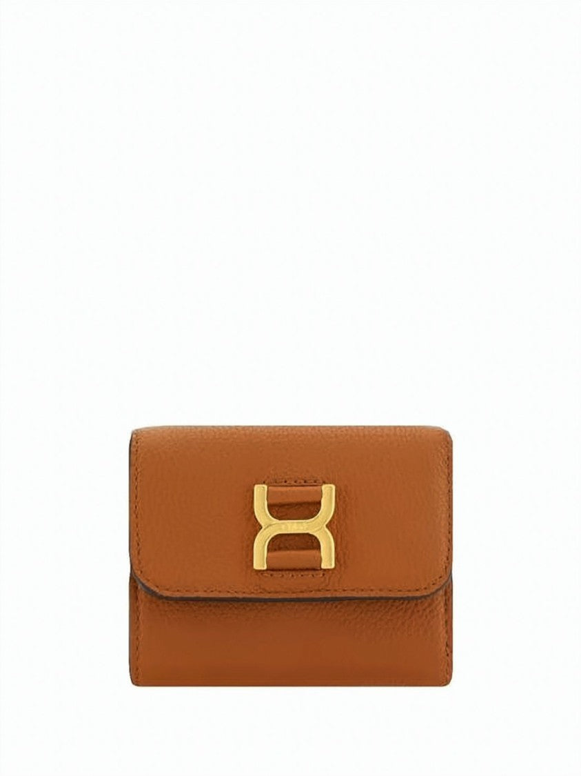 Chloé Compact Calf Leather Wallet With Gold-Tone Logo Detail