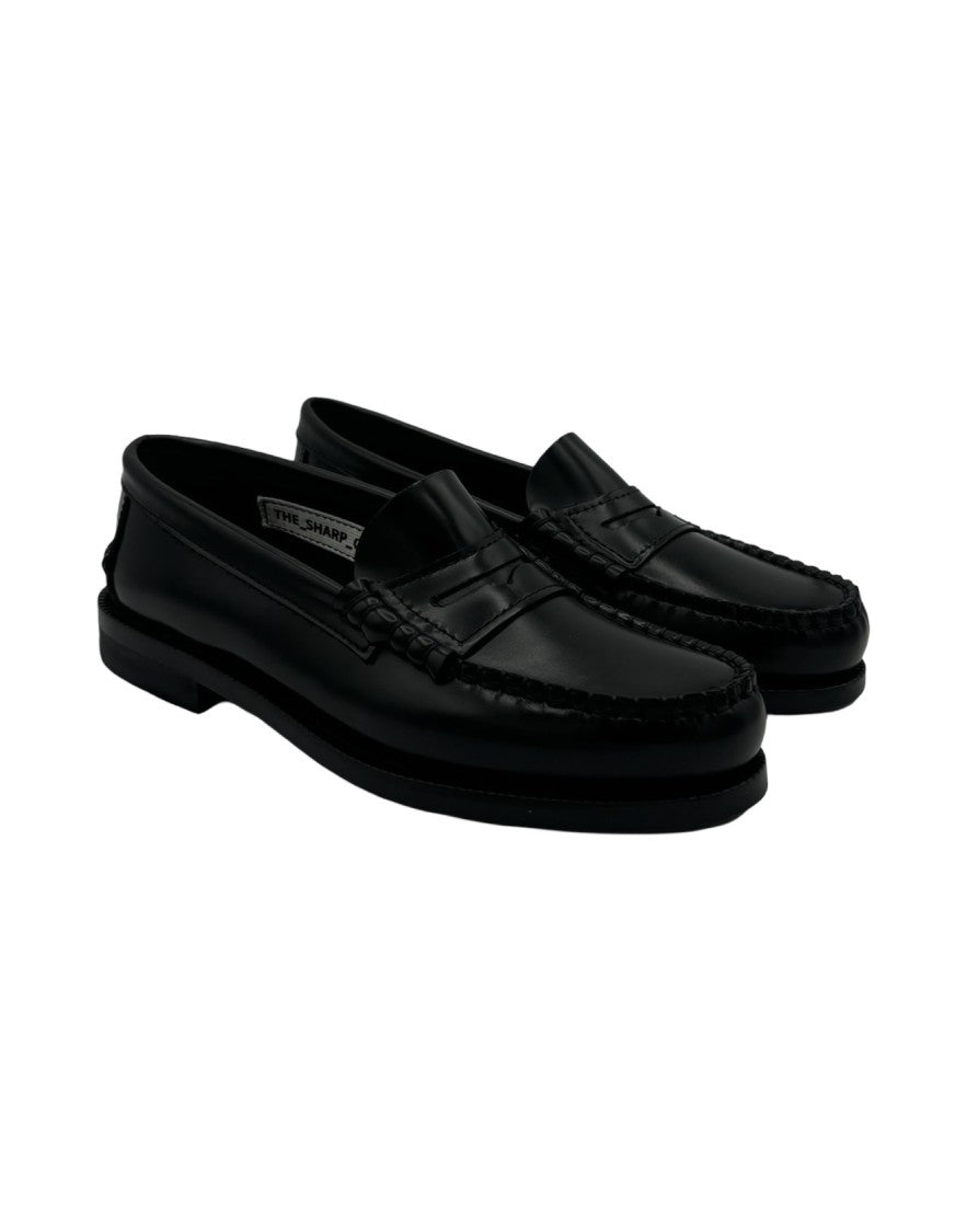 The Sharp Corner Classic Black Moccasin Oxford With Intricate Stitching