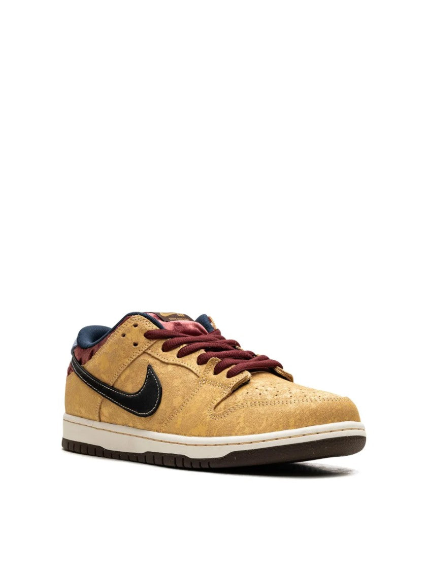 Nike Sb Dunk Low Pro 'City Of Cinema' Sneakers