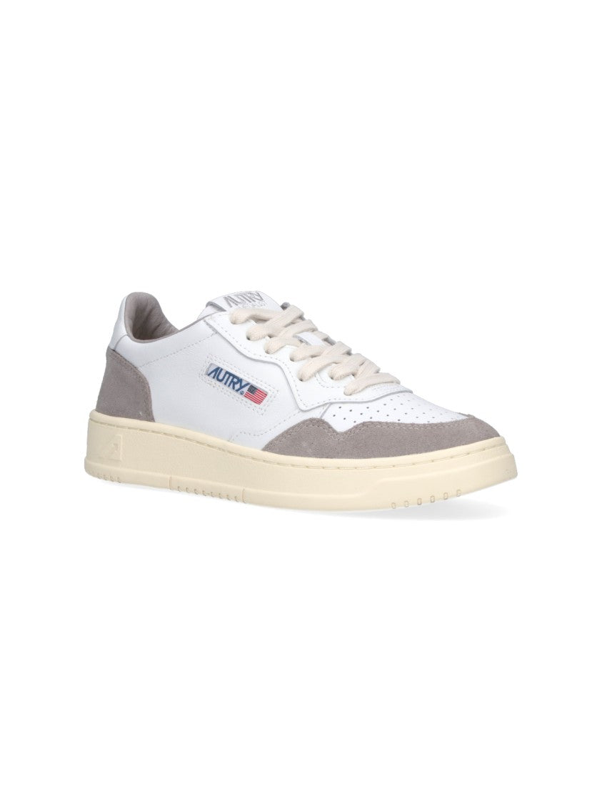 Autry "Medalist" Low Sneakers White