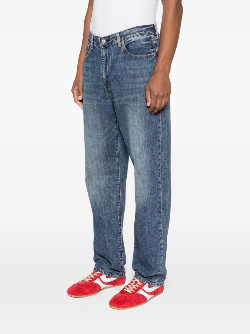 Levi's Straight-Leg Jeans With Medium Blue Wash And Timeless Appeal