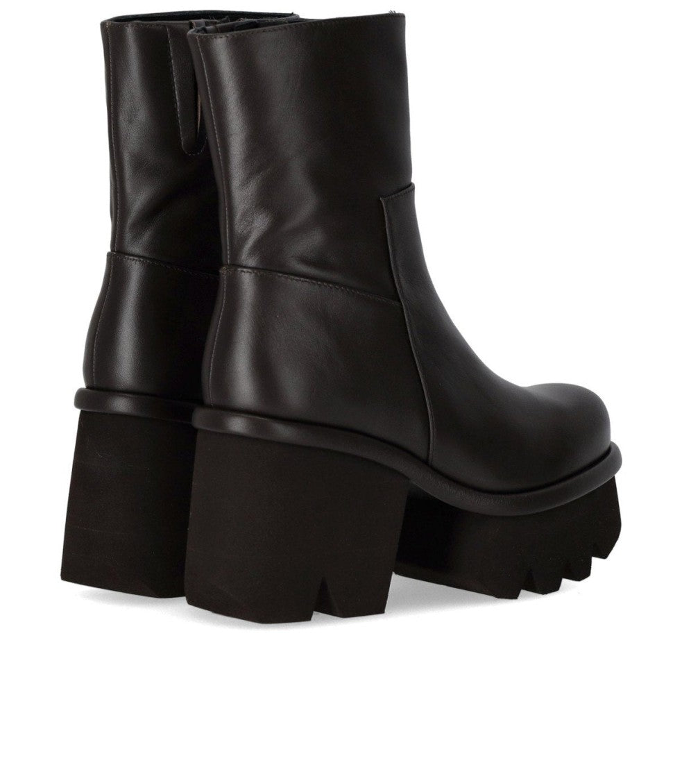Paloma Barceló Hanne Ankle Boots With Chunky Rubber Sole And Zip Closure