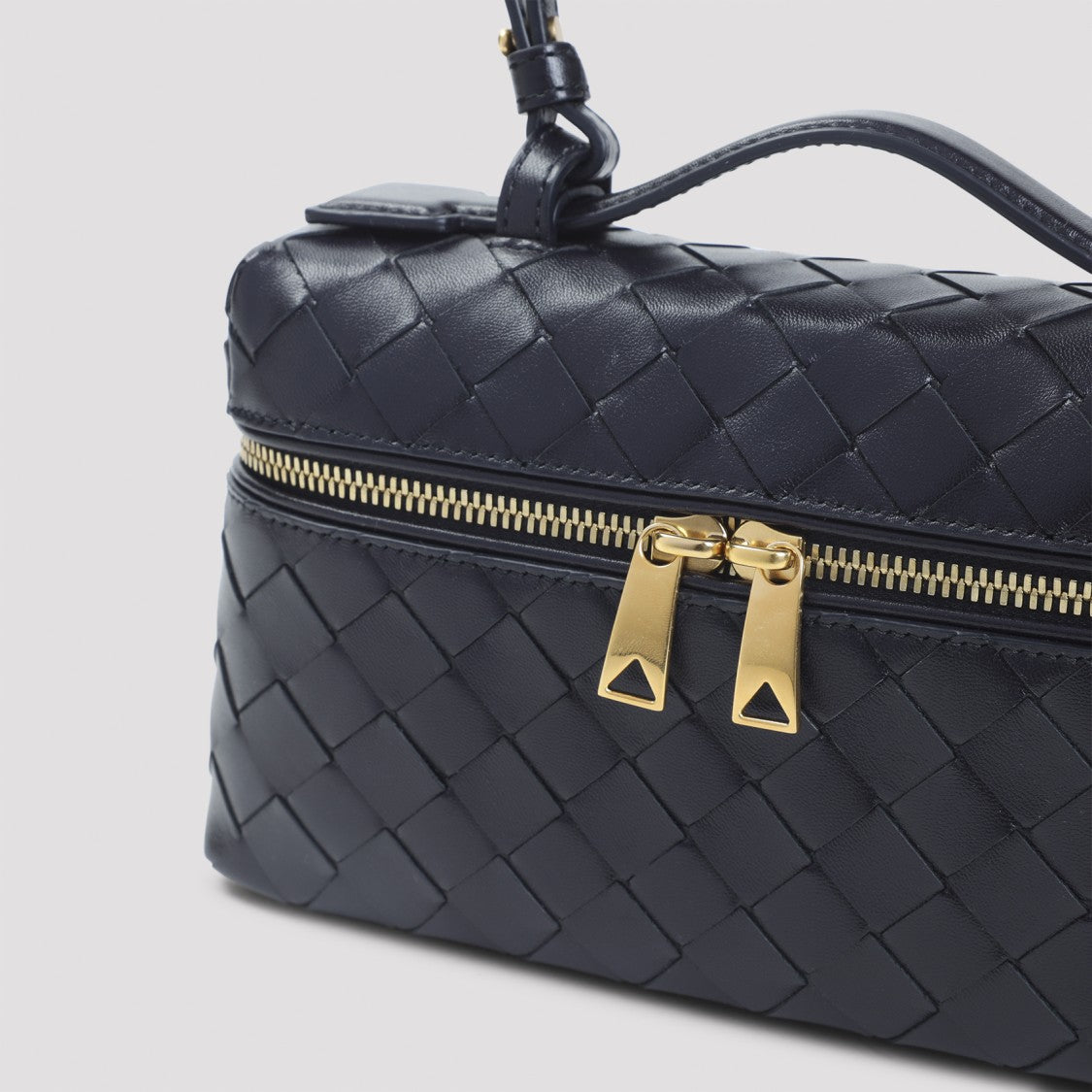 Bottega Veneta Woven Calf Leather Clutch With Gold-Tone Hardware