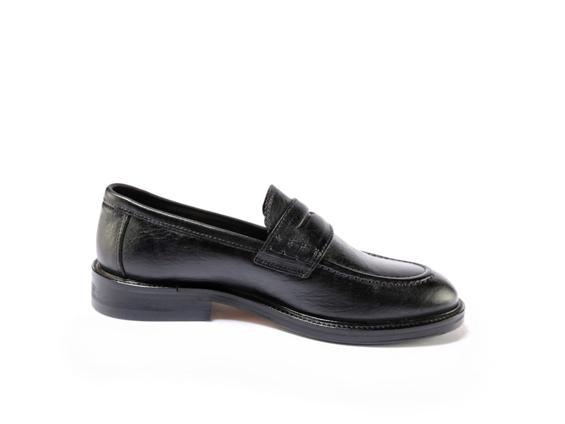 Ton Gout Buffalo Leather Loafers With Stitched Apron Front
