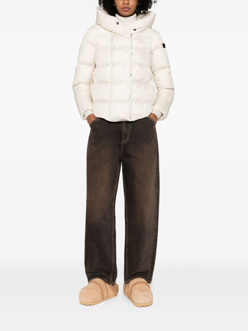 Peuterey White Coat With Tailored Fit