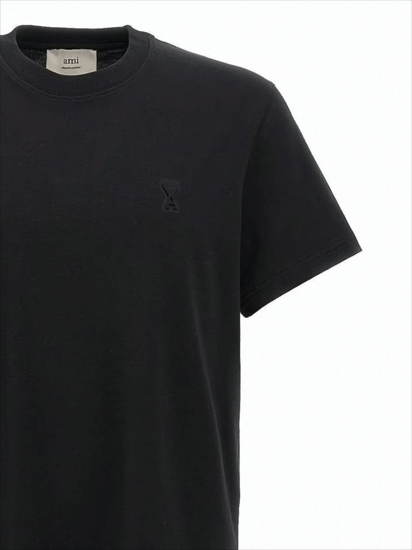 Ami Solid Black Short-Sleeved T-Shirt With Classic Crew Neckline
