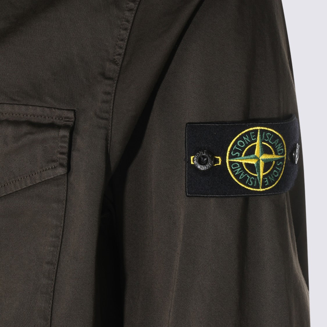 Stone Island Sleek Zip-Up Shirt With Classic Collar