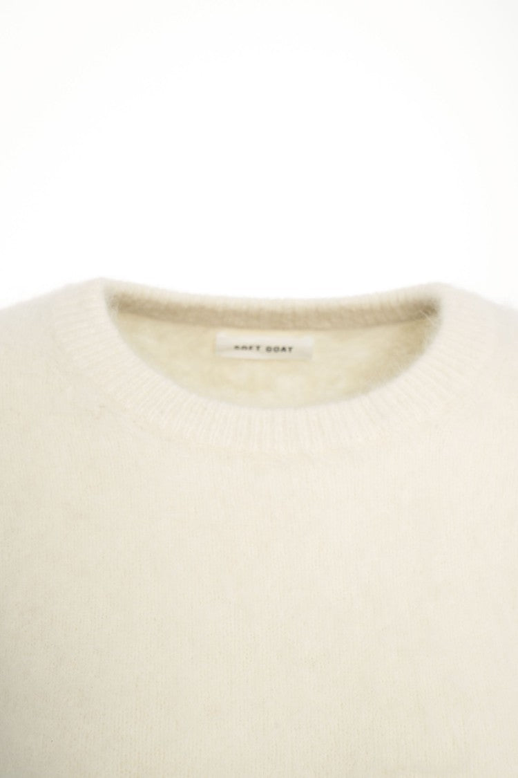 Soft Goat Brushed Cashmere Sweater With Classic Round Neckline