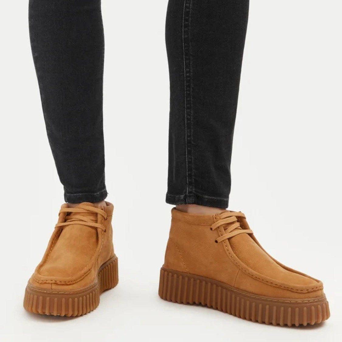 Clarks Torhill Moss Brown Low-Cut Nubuck Ankle Boots