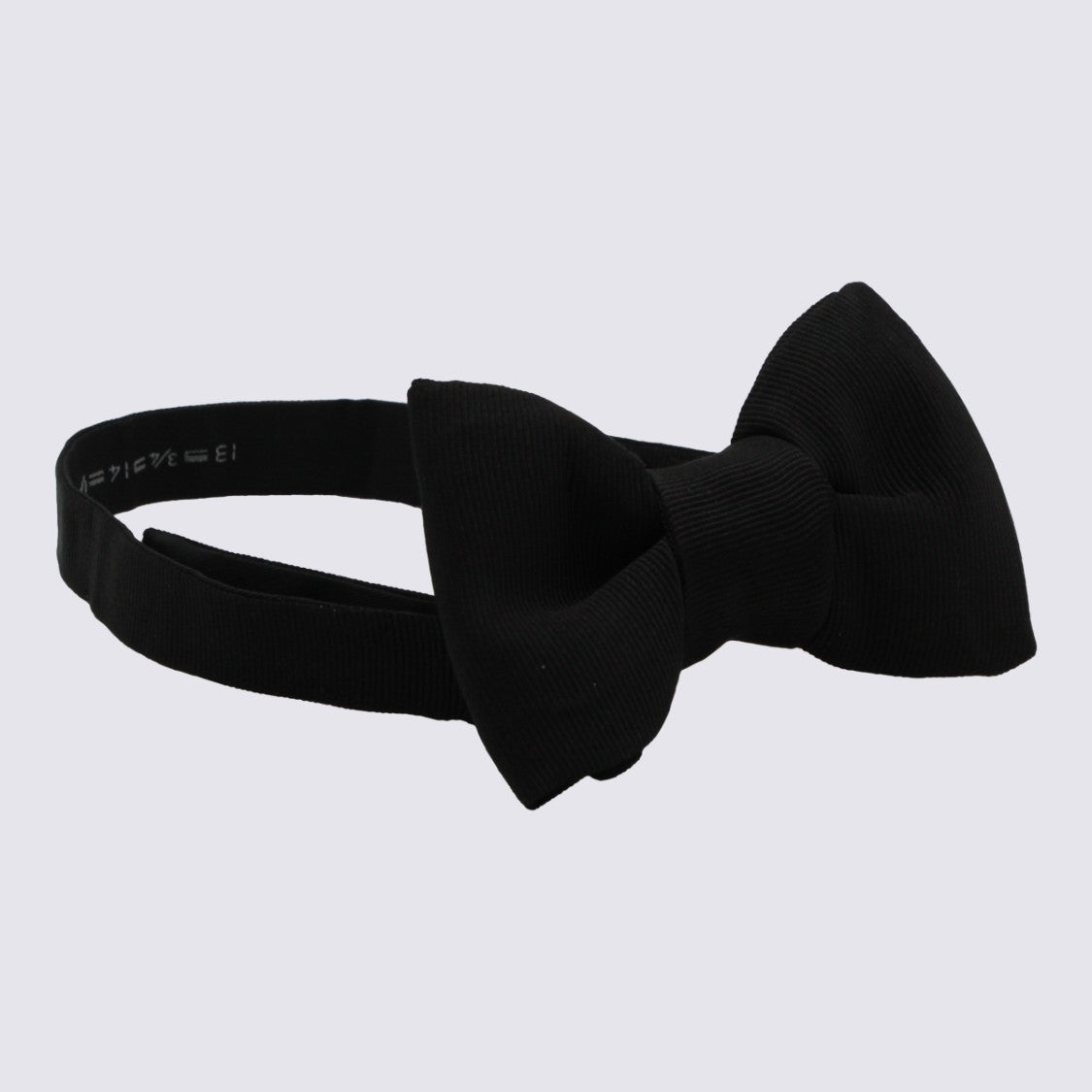 Tom Ford Classic Black Bow Tie With Timeless Design