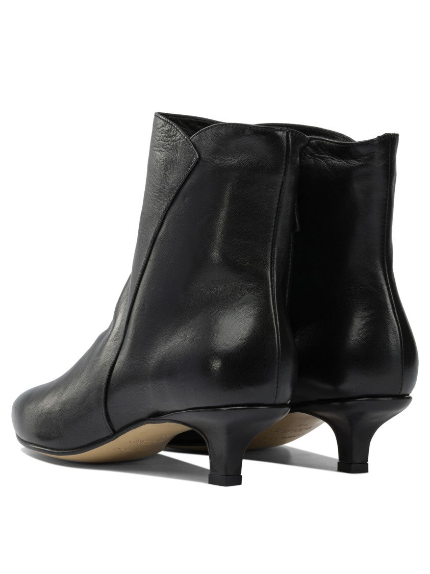 Pomme D'or Elegant Pointed-Toe Ankle Boots With Silhouette