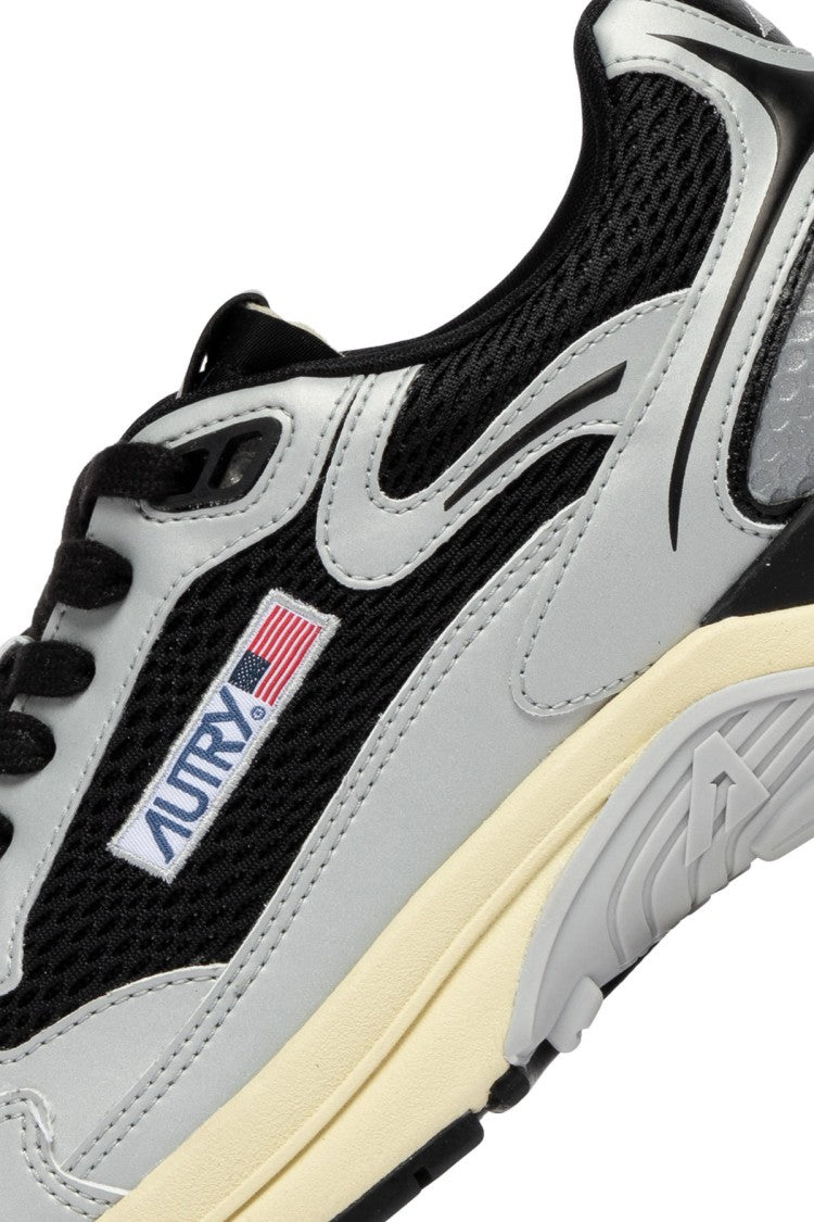 Autry Silver Black Hyperway Sneakers