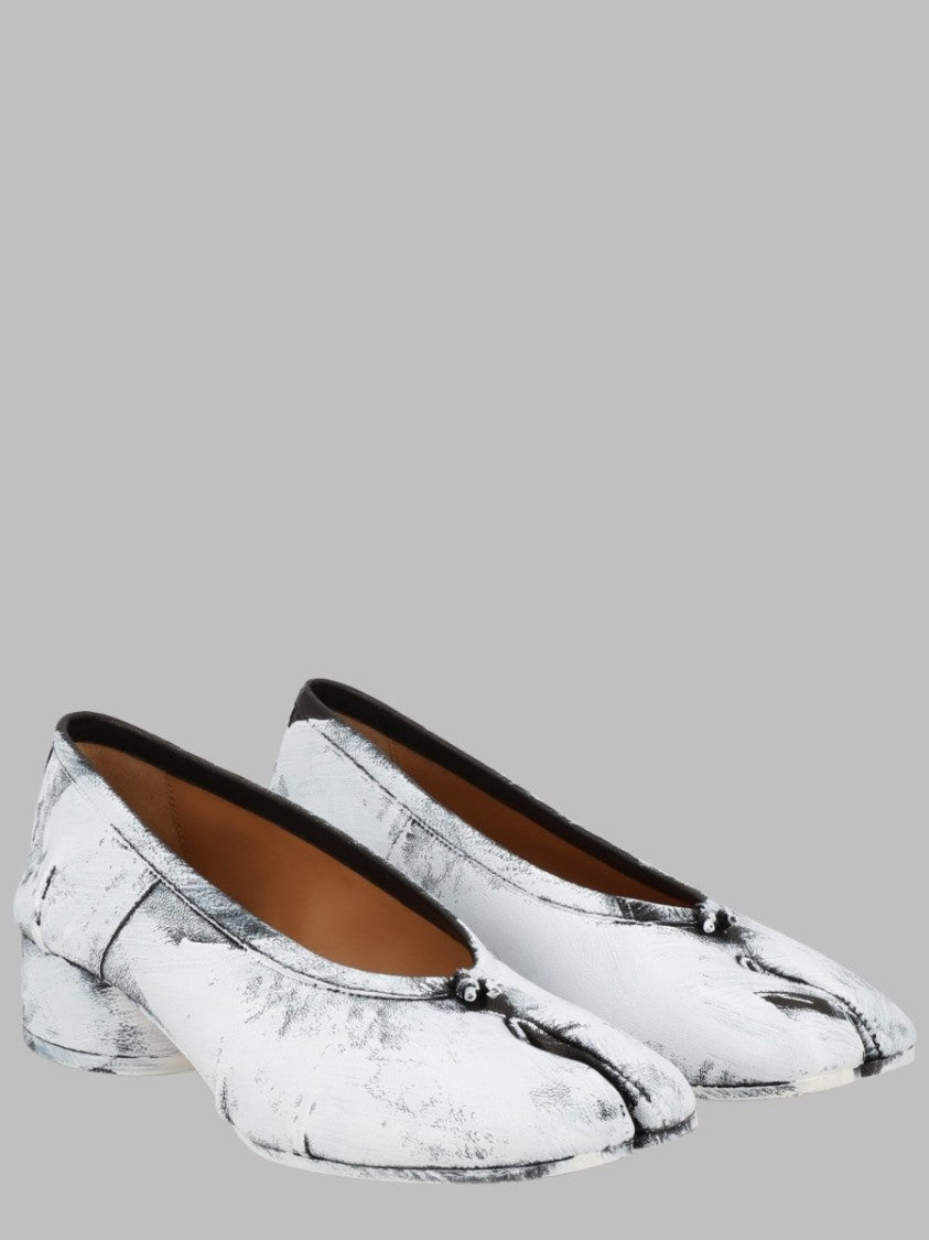 Maison Margiela Black Split-Toe Textured Leather Flats