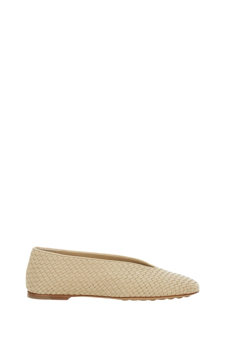 Bottega Veneta Woven Leather Flat Shoes Featuring Pointed Toe Design