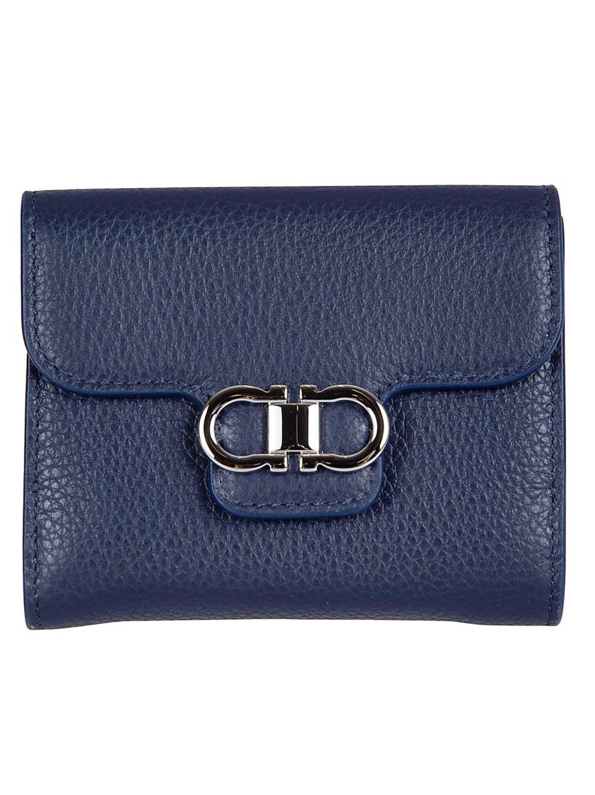 Ferragamo Versatile French Wallet In Pebbled Calf Leather