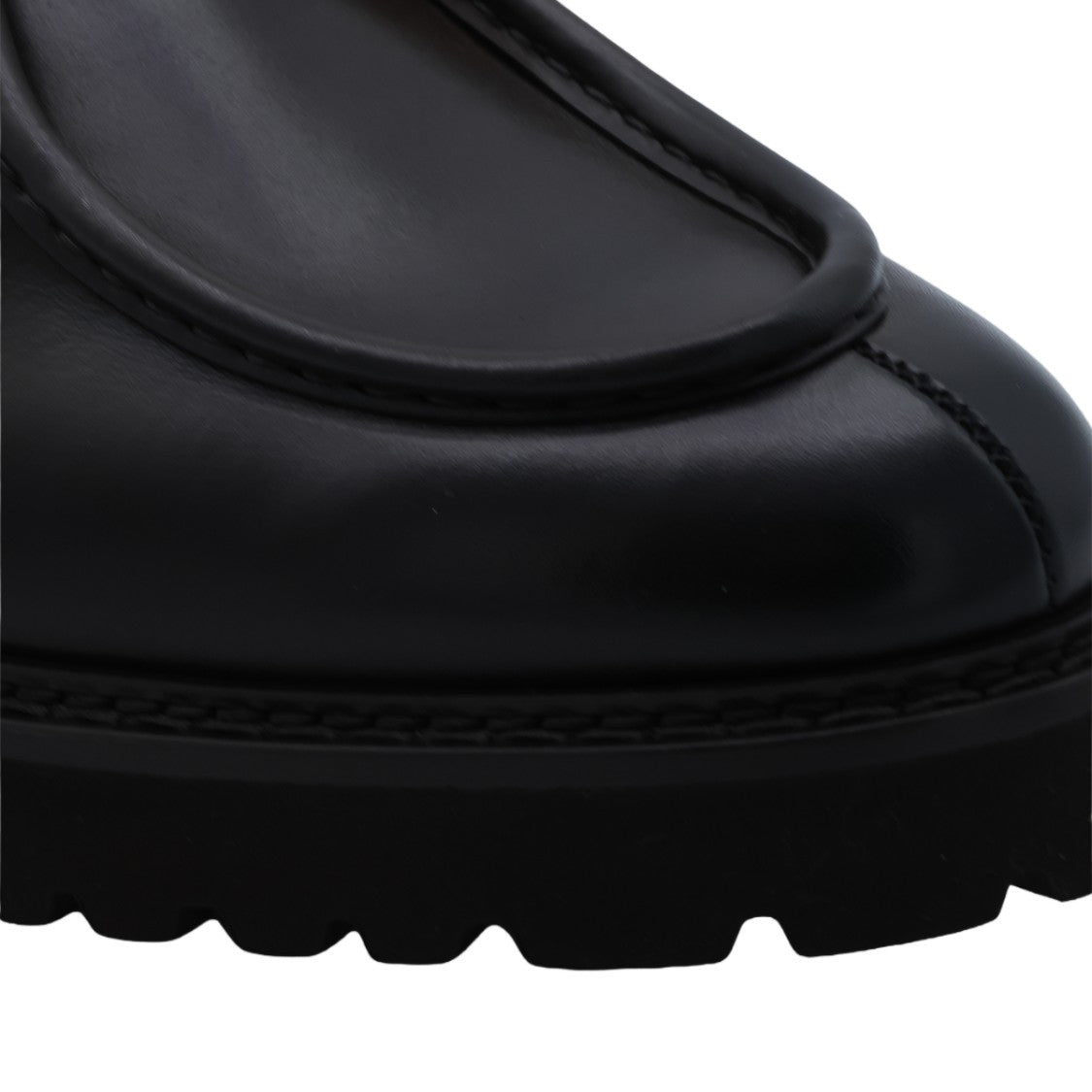 Doucal's Lace-Up Flat Shoes With Rugged Sole