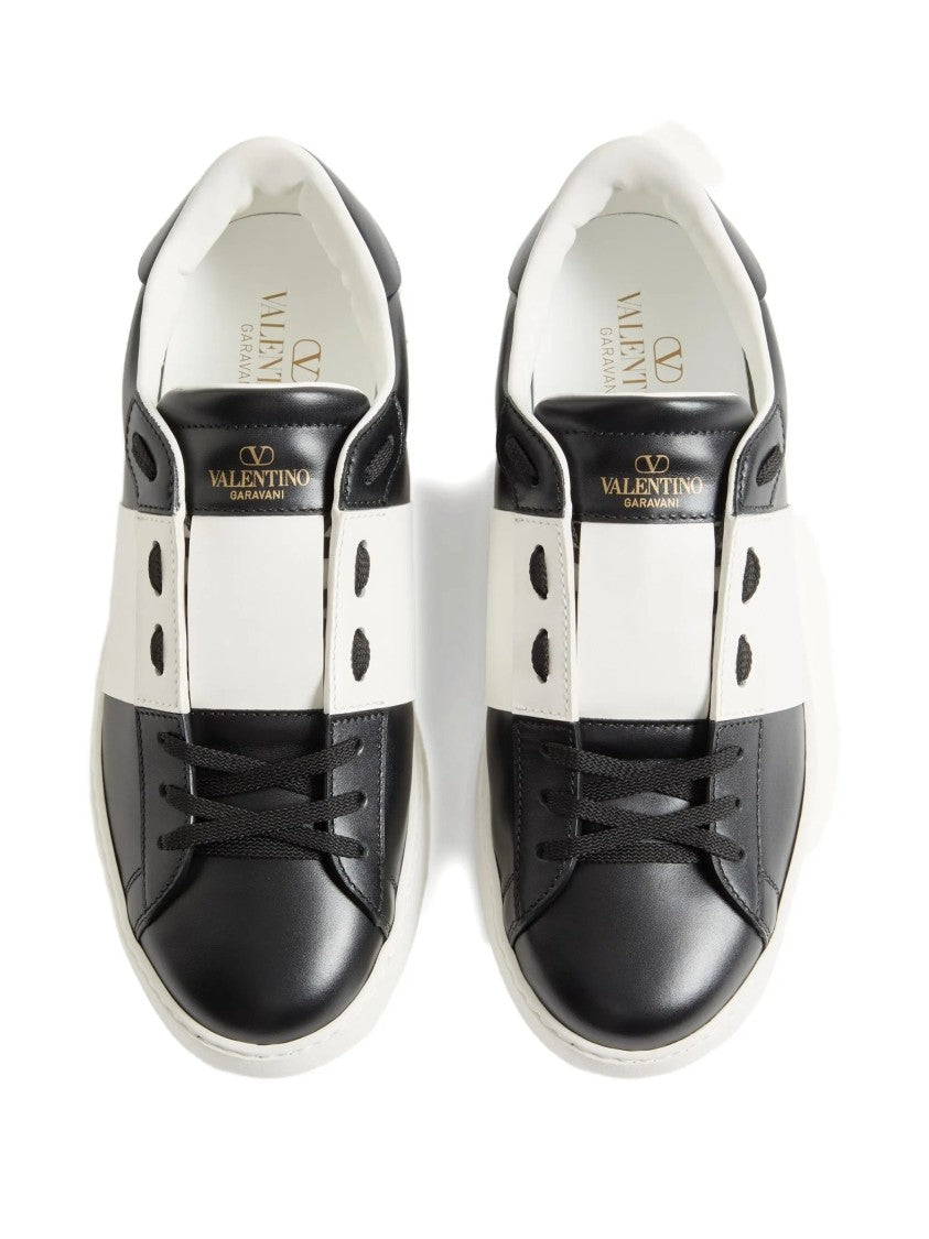Valentino Black Sneaker Low-Top Smooth Leather Sneakers