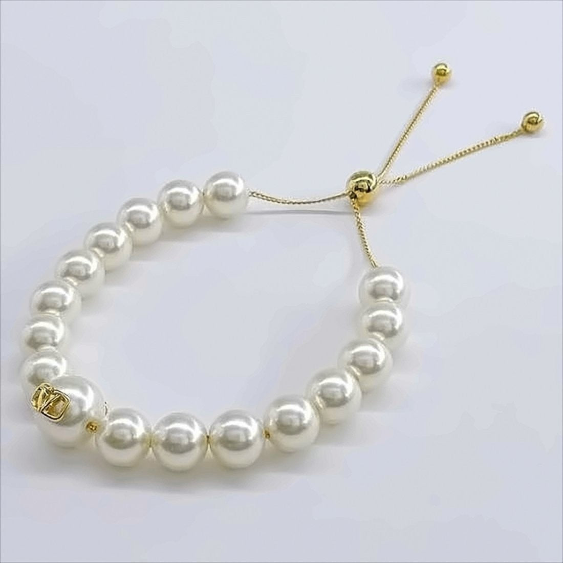 Valentino Garavani Pearl-Linked Bracelet With Adjustable Gold-Tone Chain