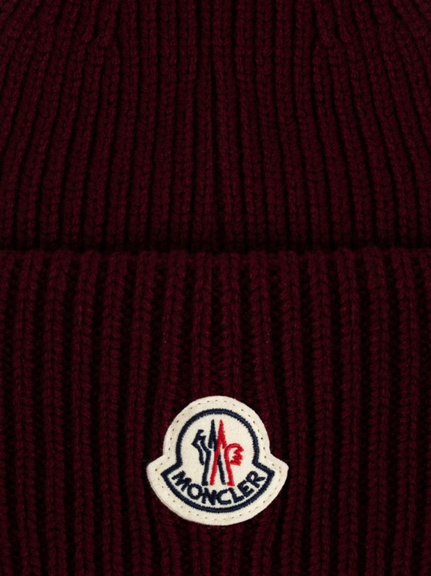 Moncler Ribbed Knit Beanie In Deep Bordeaux