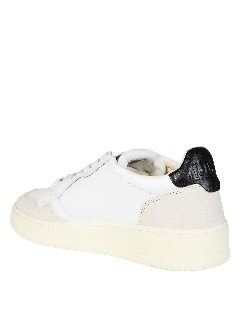 Autry White Medalist Low Ls21 Sneakers