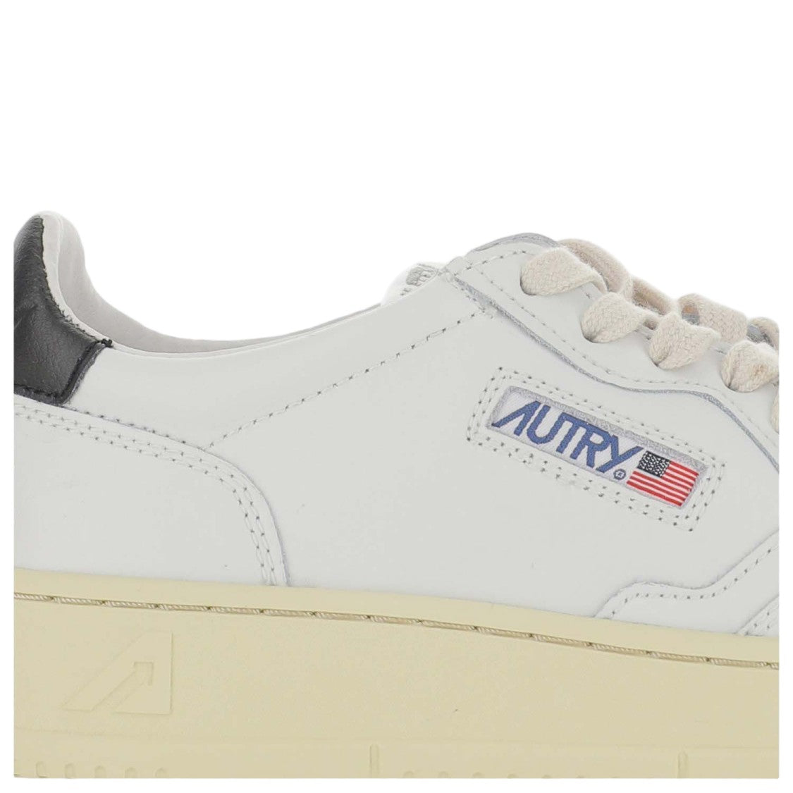 Autry Medalist Low Sneakers With Perforated Toe