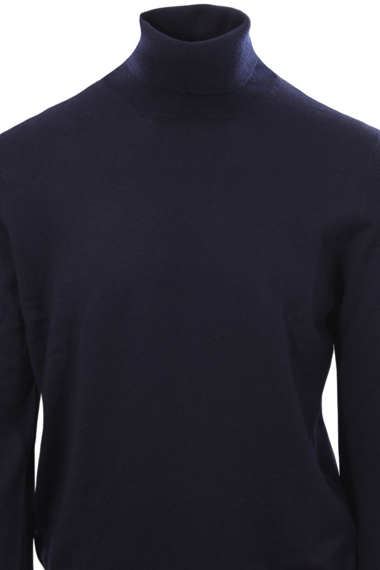 Paolo Fiorillo Capri Tailored Clothing With Classic Design And Subtle Detailing