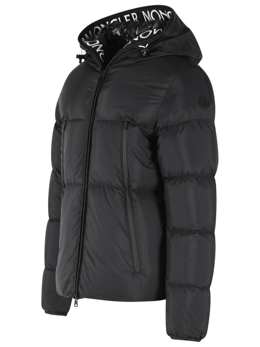 Moncler Padded Black Down Jacket With Quilted Design And Iconic Logo